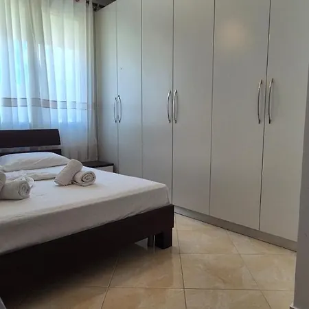 Seaside 2 Bedrooms Apartment *