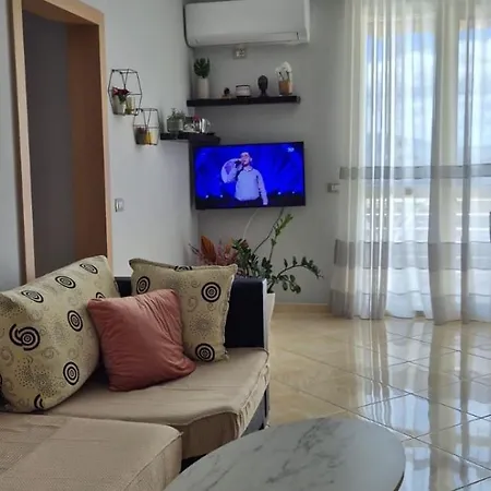 Seaside 2 Bedrooms Apartment *