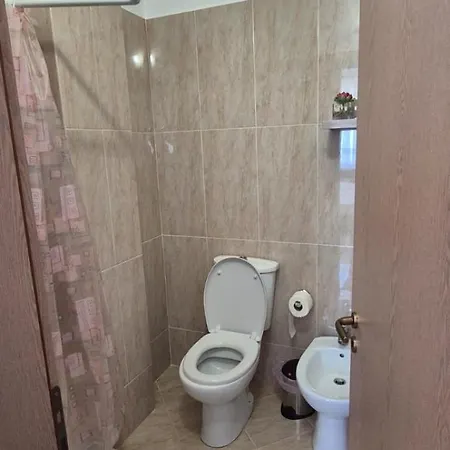 Seaside 2 Bedrooms *