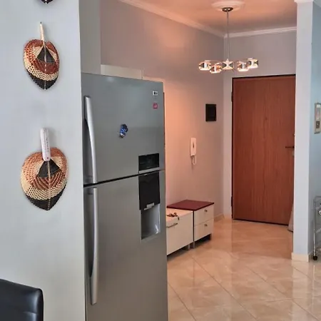 Seaside 2 Bedrooms * فلورا